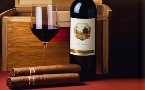 重慶雪茄俱樂部 雪茄和什么才是絕配搭配最配